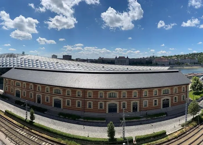 Full Panorama *